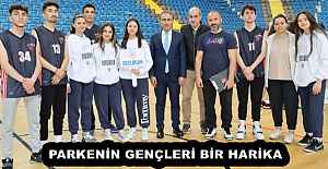 PARKENİN GENÇLERİ BİR HARİKA