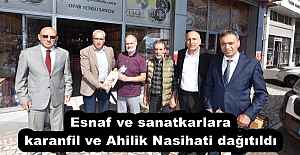 Esnaf ve sanatkarlara karanfil ve Ahilik Nasihati dağıtıldı