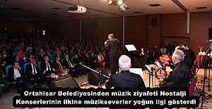 Ortahisar Belediyesinden müzik ziyafeti Nostalji Konserlerinin ilkine müzikseverler yoğun ilgi gösterdi