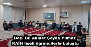 Doç. Dr. Ahmet Şeyda Yılmaz RAİH liseli öğrencilerle buluştu