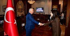 Vali Yıldırım Personelle Bayramlaştı