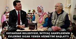 ORTAHİSAR BELEDİYESİ, İHTİYAÇ SAHİPLERİNİN EVLERİNE SICAK YEMEK HİZMETİNİ BAŞLATTI