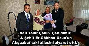 Vali Tahir Şahin  Şehidimiz J. Şehit Er Gökhan Uzun'un Akçaabat'taki ailesini ziyaret etti. 