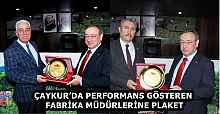 ÇAYKUR’DA PERFORMANS GÖSTEREN FABRİKA MÜDÜRLERİNE PLAKET