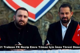 1461_trabzon_fk_necip_emre_yilmaz_icin_imza_toreni_duzenledi_h49769_acc1f