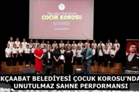 akcaabat_belediyesi_cocuk_korosundan_unutulmaz_sahne_performansi_h58900_d80ed