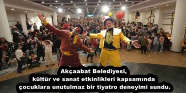 akcaabat_belediyesi_kultur_ve_sanat_etkinlikleri_kapsaminda_cocuklara_unutulmaz_bir_tiyatro_deneyimi_sundu_h52556_1cb2f