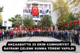 akcaabatta_29_ekim_cumhuriyet_bayrami_celenk_sunma_toreni_yapildi_h55200_6f583