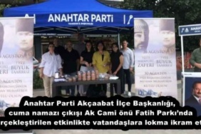 anahtar_parti_akcaabat_ilce_baskanligi_cuma_namazi_cikisi_ak_cami_onu_fatih_parkinda_gerceklestirilen_etkinlikte_vatandaslara_lokma_ikram_etti_h54466_bca6c