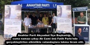 anahtar_parti_akcaabat_ilce_baskanligi_cuma_namazi_cikisi_ak_cami_onu_fatih_parkinda_gerceklestirilen_etkinlikte_vatandaslara_lokma_ikram_etti_h54466_bca6c
