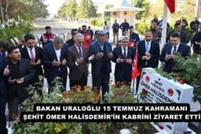 bakan_uraloglu_15_temmuz_kahramani_sehit_omer_halisdemirin_kabrini_ziyaret_etti_h49802_96ea5