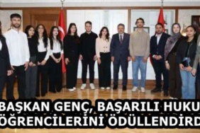 baskan_genc_basarili_hukuk_ogrencilerini_odullendirdi_h58588_8a451