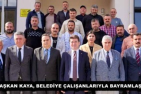 baskan_kaya_belediye_calisanlariyla_bayramlasti_h52346_eedb9
