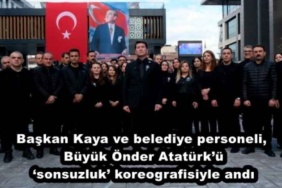 baskan_kaya_ve_belediye_personeli_buyuk_onder_ataturku_sonsuzluk_koreografisiyle_andi_h49933_cda33