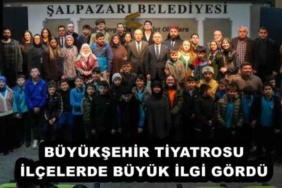 buyuksehir_tiyatrosu_ilcelerde_buyuk_ilgi_gordu_h57101_2301a
