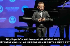 buyuksehirin_kultur_sanat_etkinlikleri_suruyor_piyanist_cocuklar_performanslariyla_mest_etti_h55573_c8031