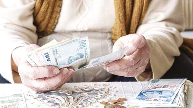 Emeklilerin Ocak Ayı Zammı Belli Olmaya Başladı! İşte 2019'da Emekli Maaşları