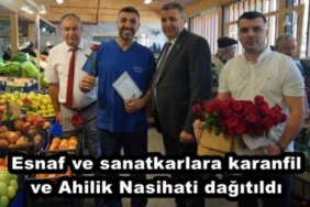 esnaf_ve_sanatkarlara_karanfil_ve_ahilik_nasihati_dagitildi_h49211_3c8c5