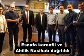 esnafa_karanfil_ve_ahilik_nasihati_dagitildi_h54758_e3c74