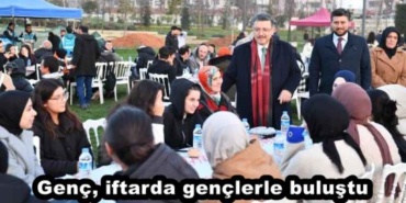 genc_iftarda_genclerle_bulustu_h46403_f49b8