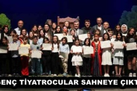 genc_tiyatrocular_sahneye_cikti_h53805_4fe04