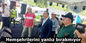 hemsehrilerini_yanliz_birakmiyor_h59278_d0ee2
