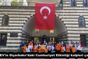 losev_in_diyarbakir_daki_cumhuriyet_etkinligi_kalpleri_caldi_h55226_fa301