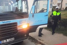 servis-surucusu-alkollu-cikti-ogrencileri-oku-2-11347857_o