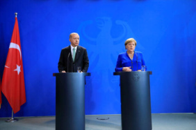 son-dakika-baskan-erdogan-ile-almanya-basbakani-11278614_7074_m