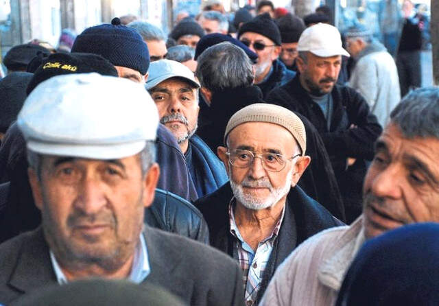 SSK ve Bağ-Kur Emeklilerine Müjde! Enflasyon Tahminlerine Göre En Düşük Maaş 106 Lira Artacak