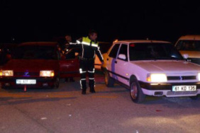 trafik-polisi-evlilik-teklifi-icin-toplanan-11431043_7307_m