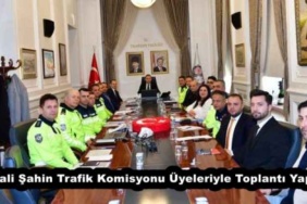 vali_sahin_trafik_komisyonu_uyeleriyle_toplanti_yapti_h56654_b0358