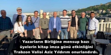 yazarlarin_birligine_mensup_bazi_uyelerin_kitap_imza_gunu_etkinligini_trabzon_valisi_aziz_yildirim_onurlandirdi_h53223_cffbf